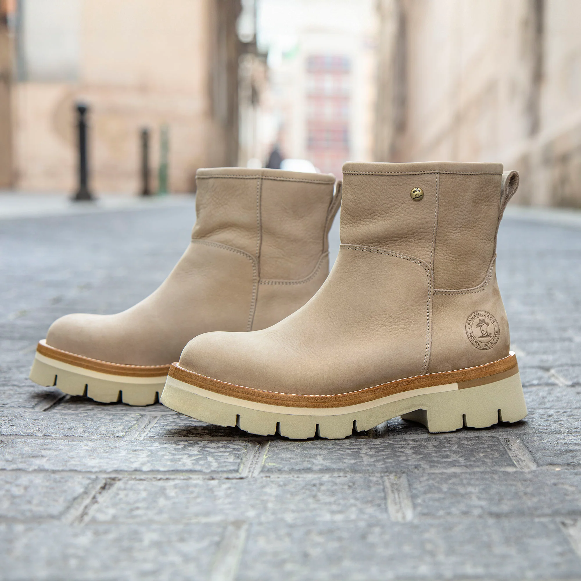 Laia B5 Nobuck Crudo - Image 9